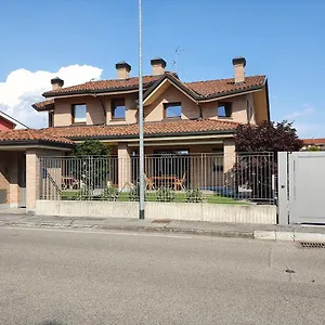 Casa Sara Bed & Breakfast Cassano dʼAdda