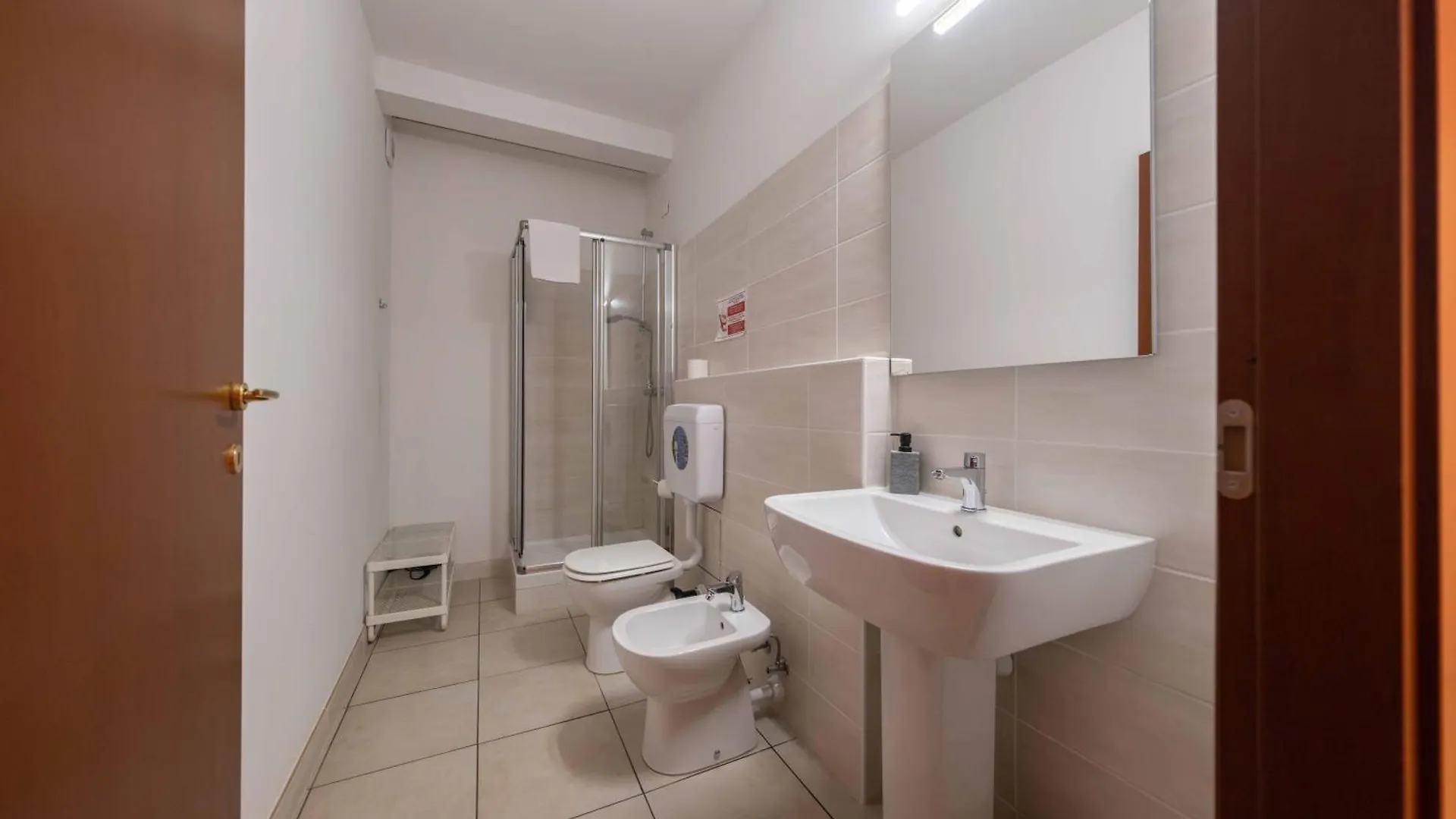 Guesthouse127 Verona Italien
